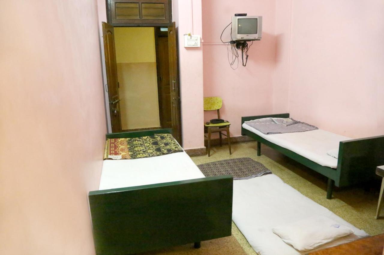 Solanki Guest House كولهابور المظهر الخارجي الصورة